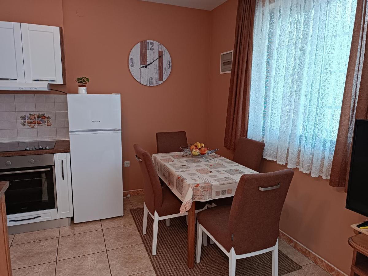 Apartments Ivicek Пореч Екстериор снимка