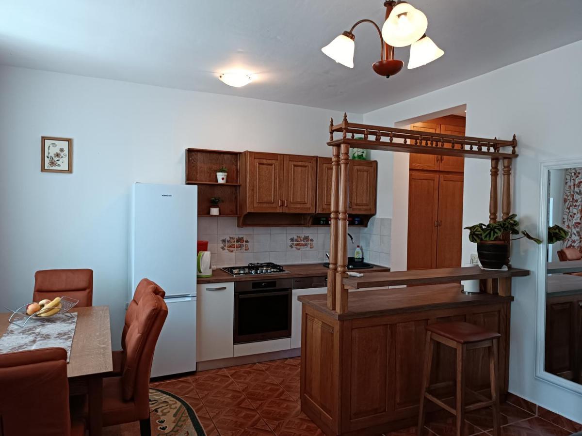 Apartments Ivicek Пореч Екстериор снимка