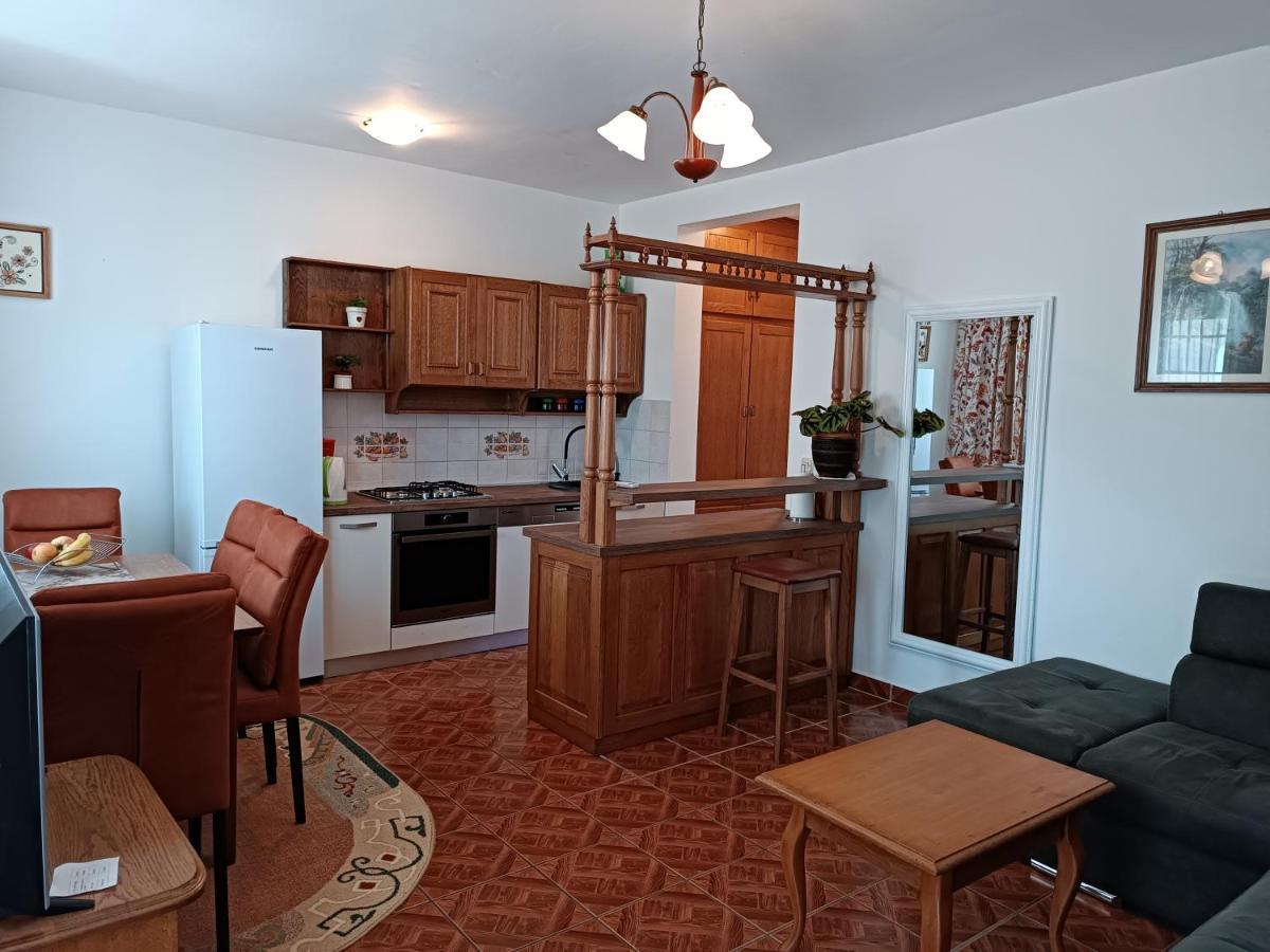 Apartments Ivicek Пореч Екстериор снимка